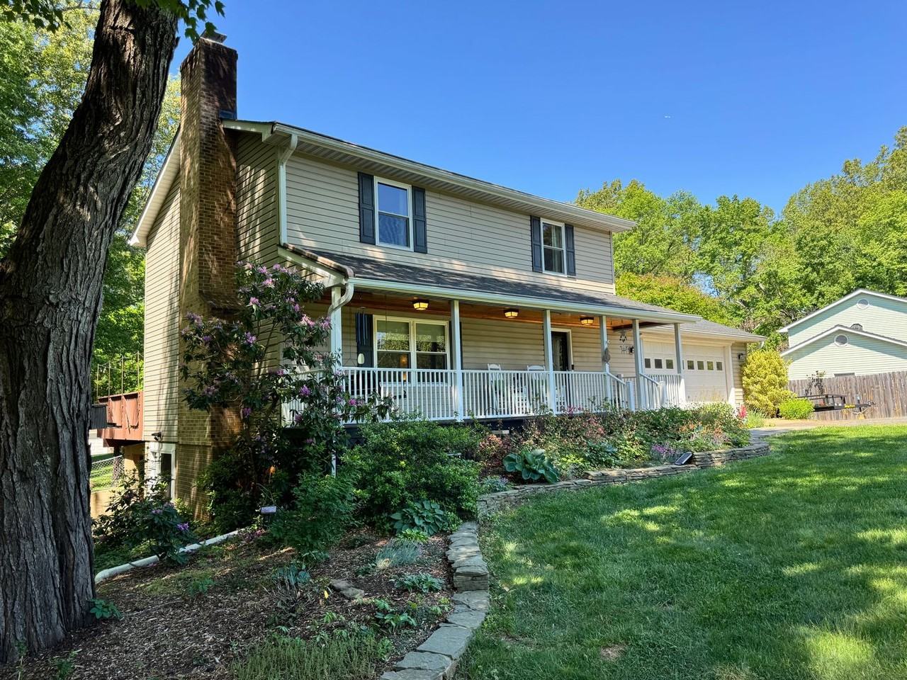 454 Widewater Rd - Photo 4 of 36