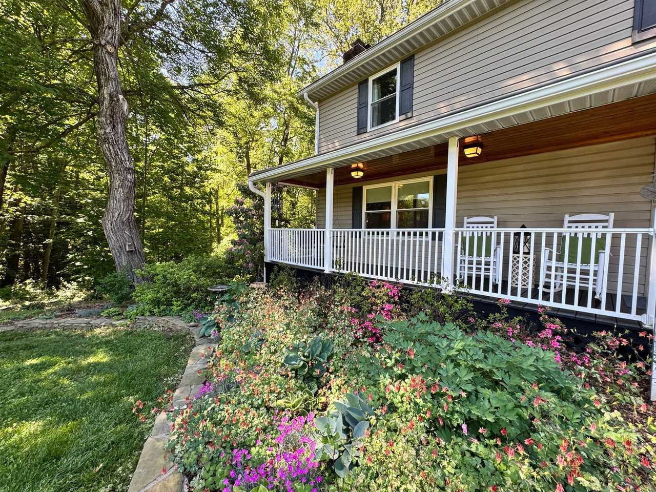 454 Widewater Rd - Photo 6 of 36