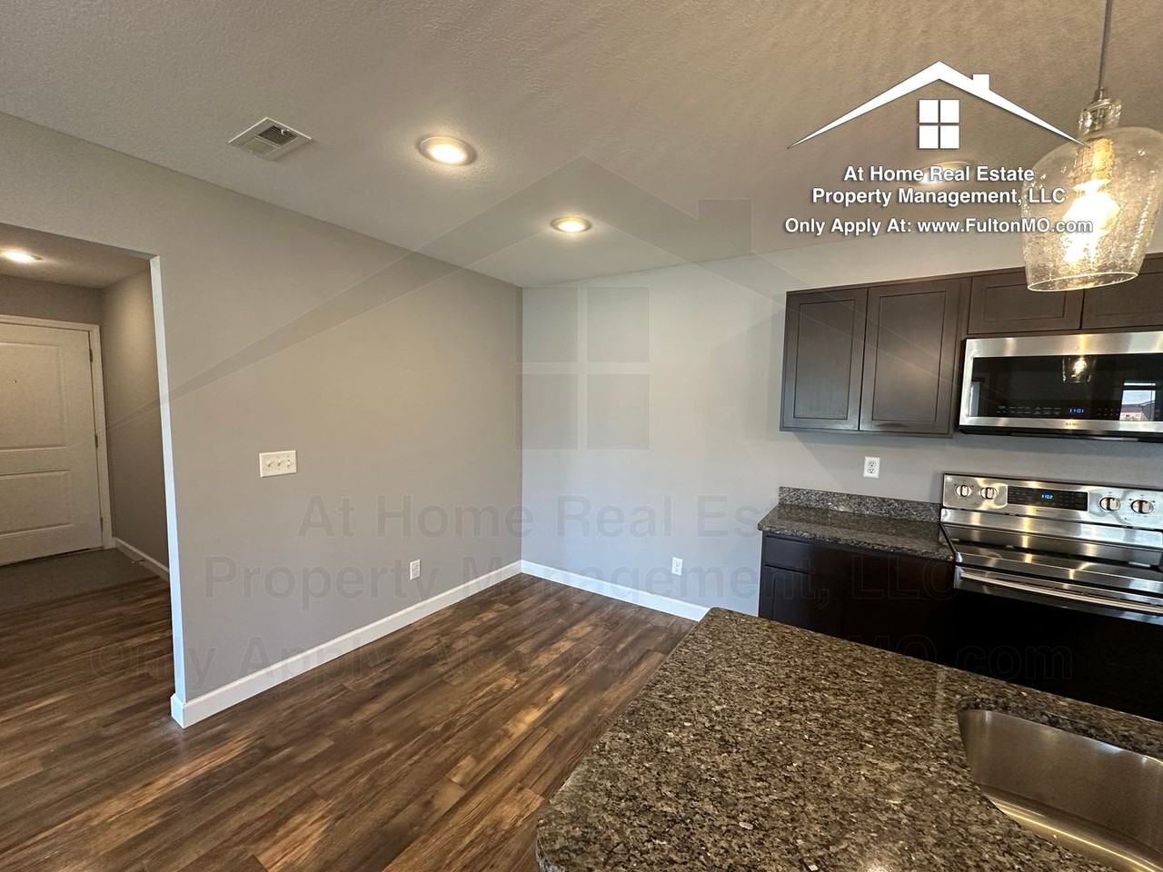 301 E Saint Eunice Rd - Photo 5 of 29