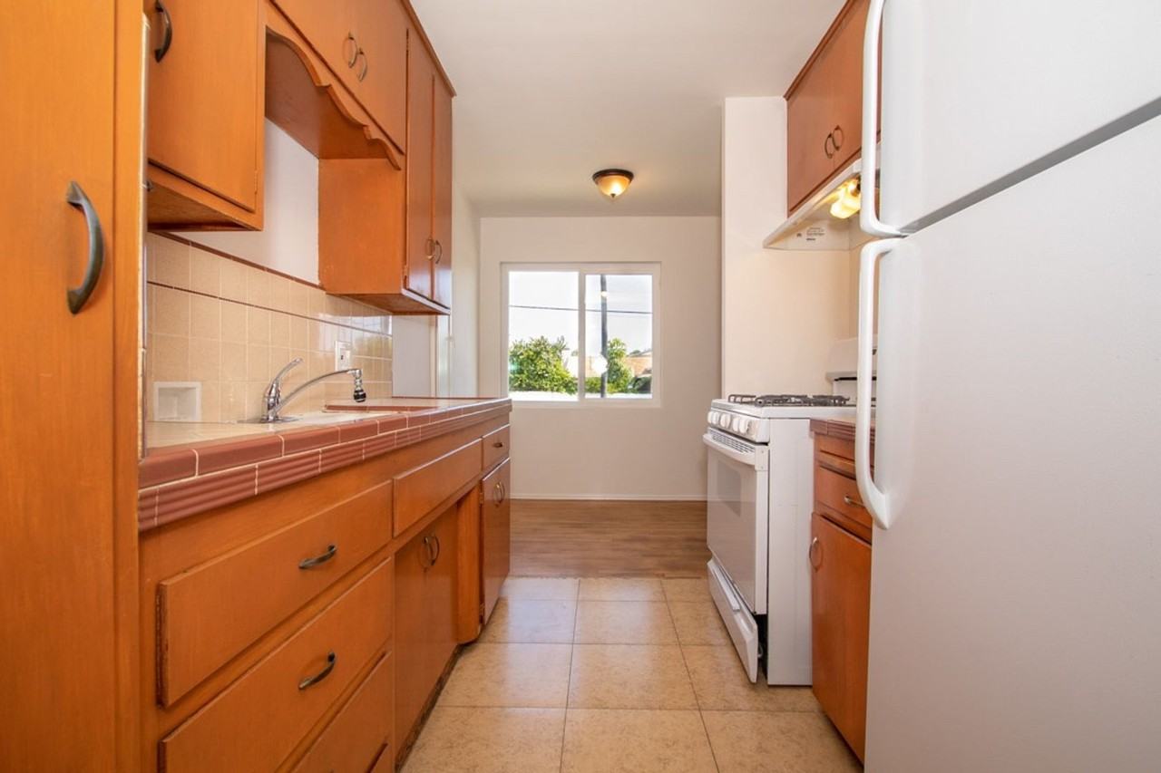 4209 Monroe Ave - Photo 5 of 14
