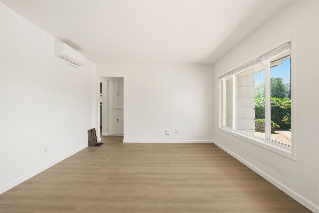 4665 Terry Ln - Photo 3 of 26
