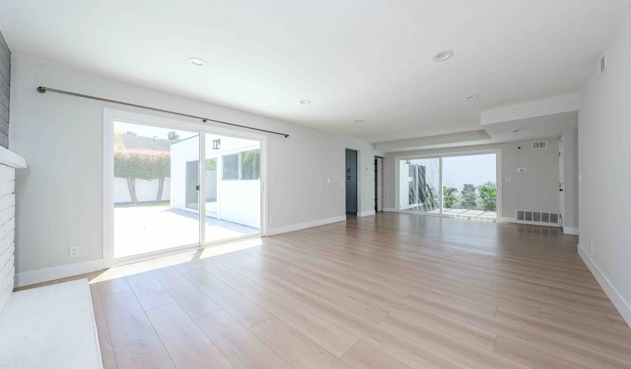 10220 El Monterey Ave - Photo 6 of 35