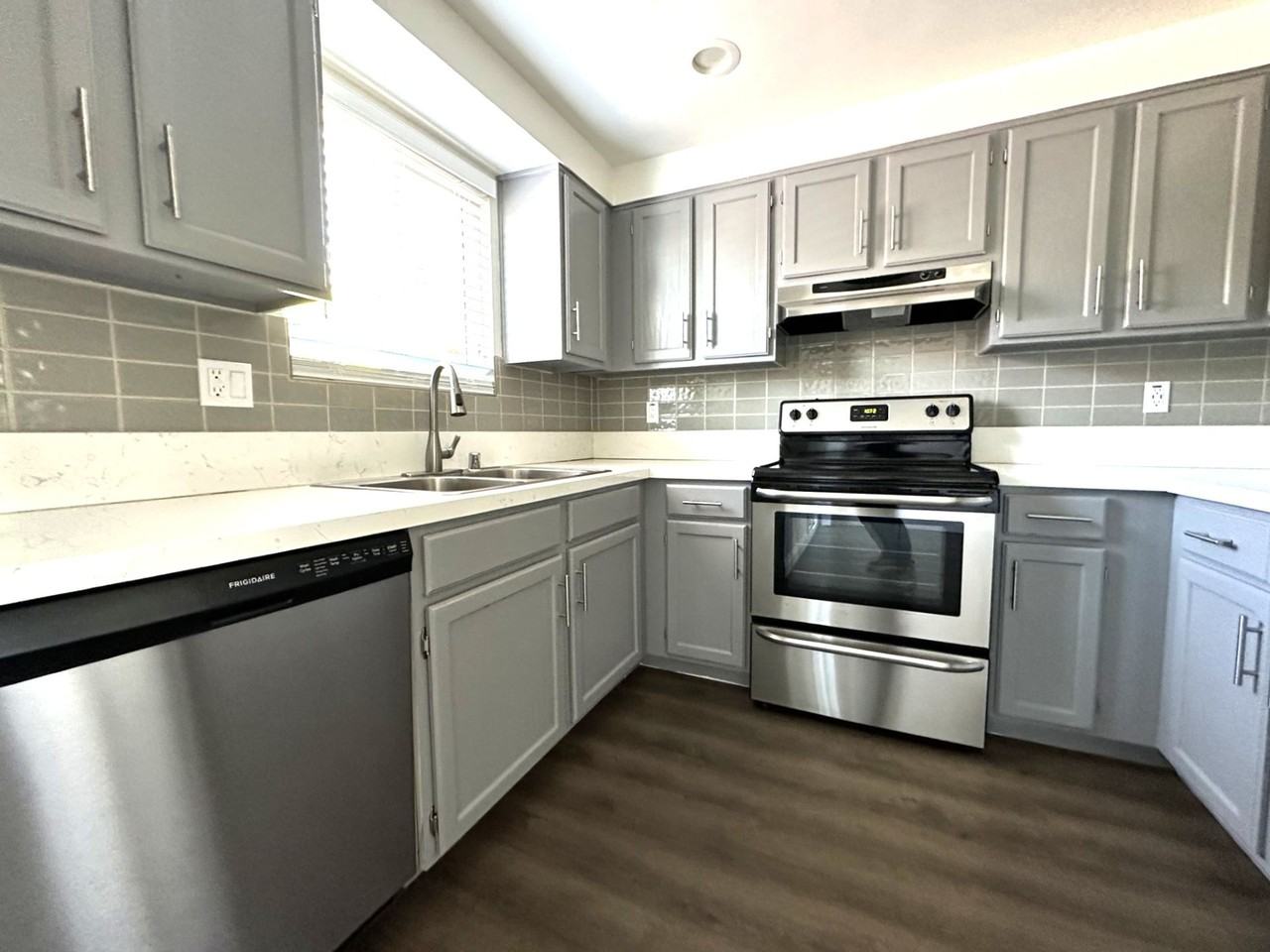 4735 Bancroft - Photo 3 of 4