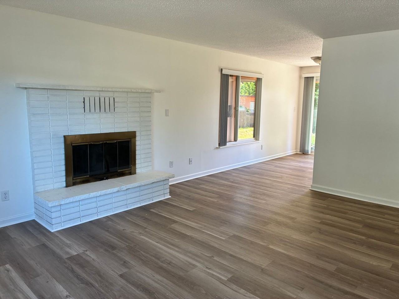 2417 Happy Valley Dr - Photo 3 of 12