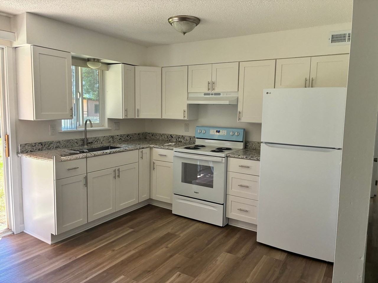 2417 Happy Valley Dr - Photo 6 of 12