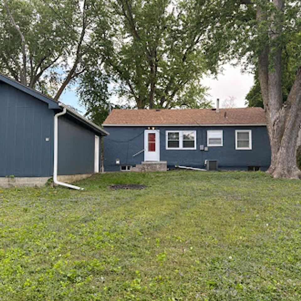 6020 Franklin St - Photo 2 of 25
