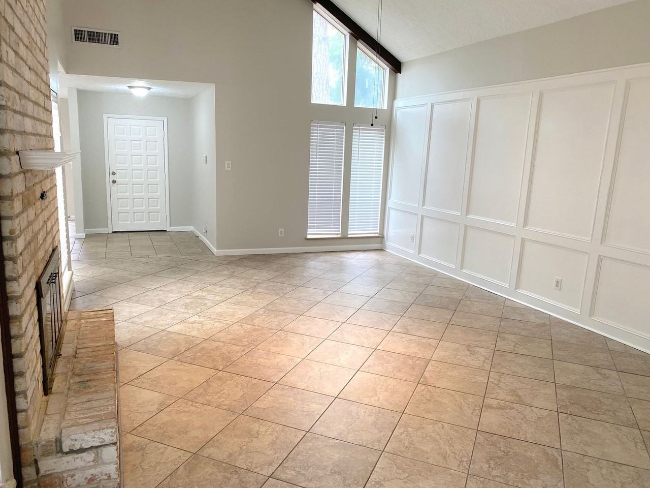 14934 Elmont Dr - Photo 5 of 31