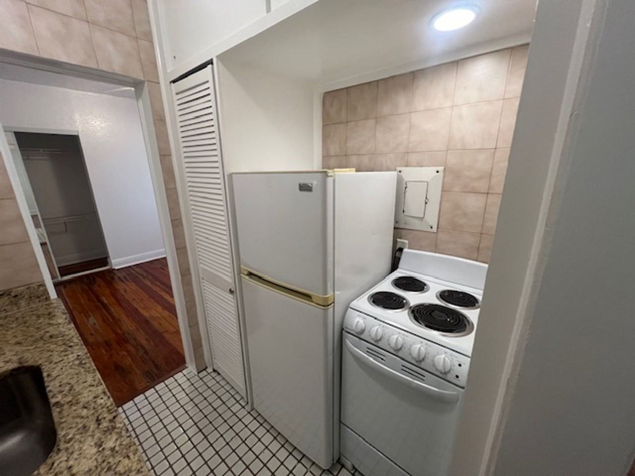 123 S Golfview Rd - Photo 4 of 8