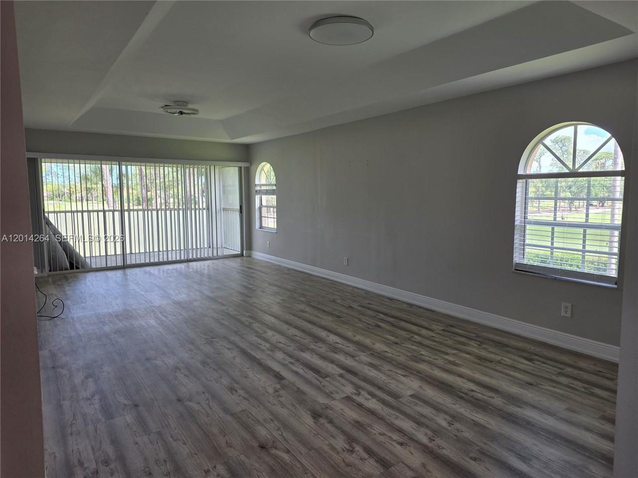 575 Augusta Blvd #8 - Photo 4 of 24