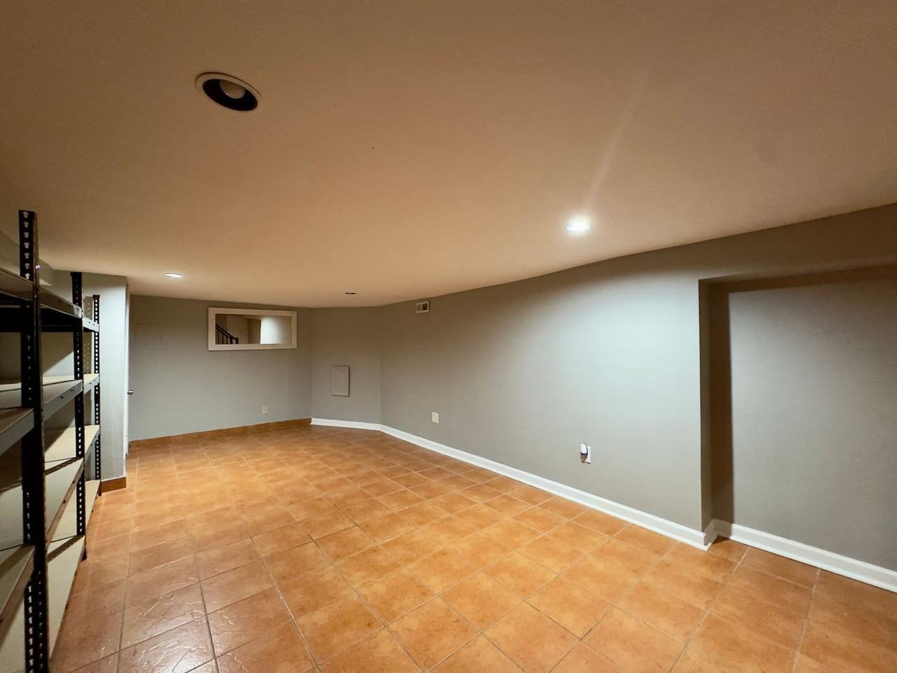 2612 E Fairmount Ave - Photo 3 of 25