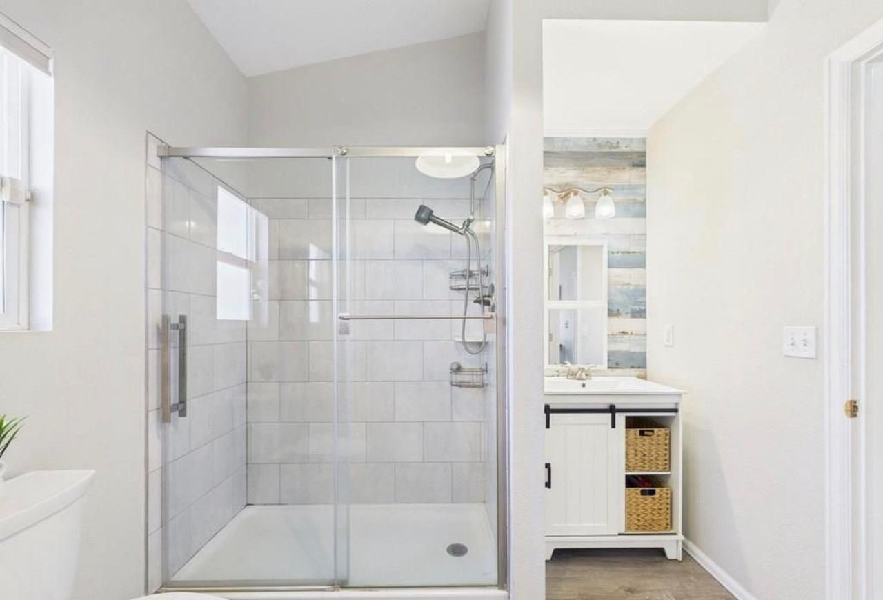 902 W 15th St - Photo 6 of 10