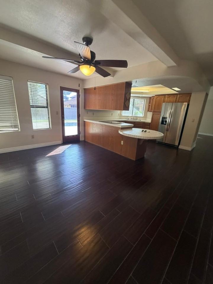 729 N Mallard St - Photo 3 of 22