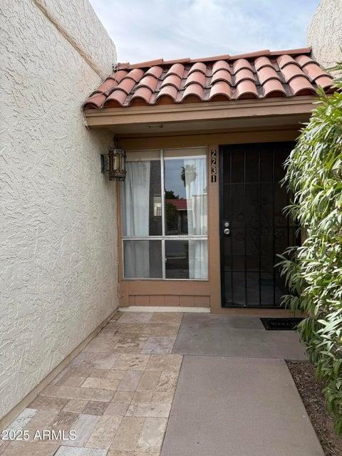 2231 W Fremont Dr - Photo 2 of 11