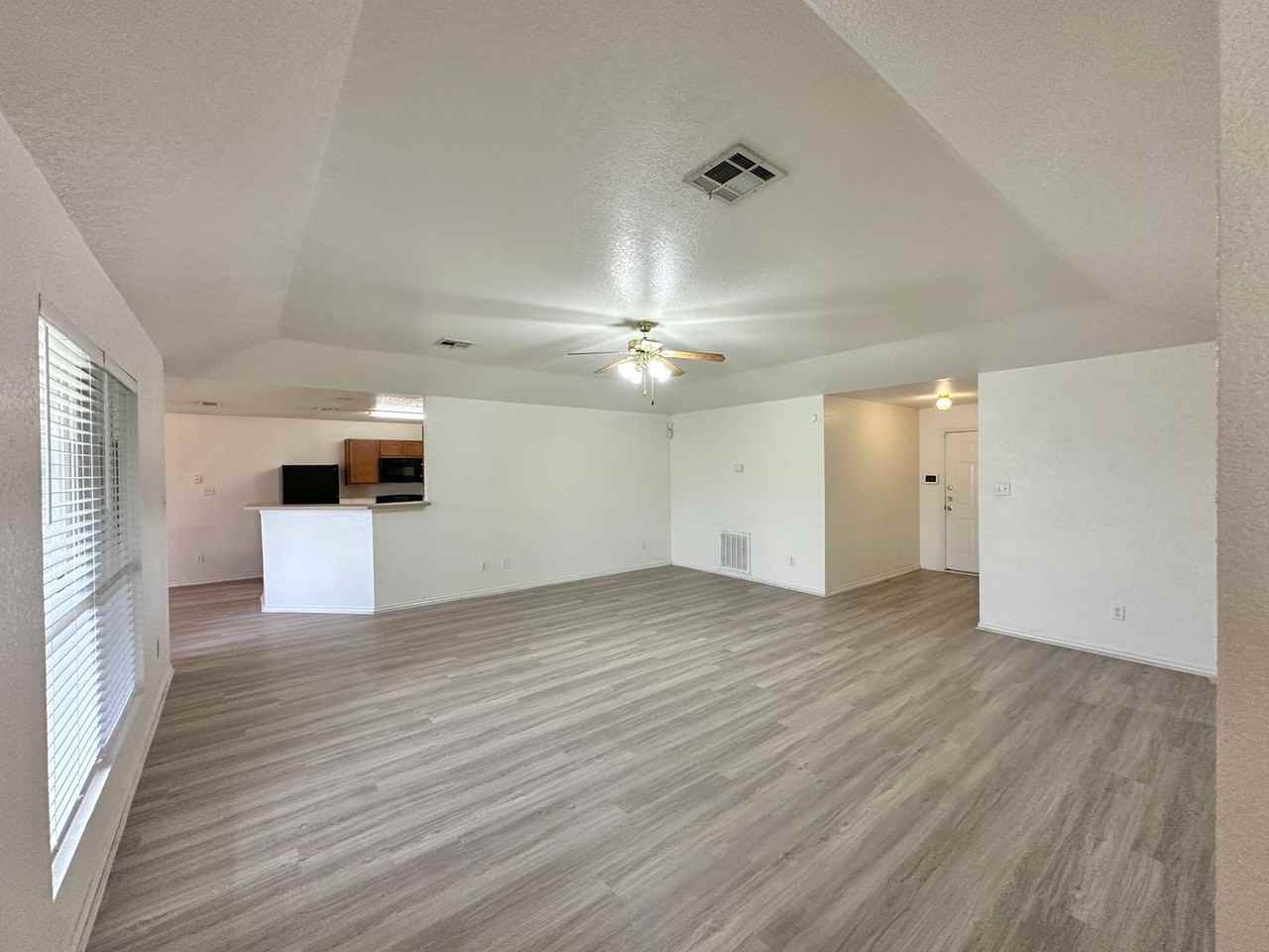 5309 Holster Dr - Photo 5 of 39