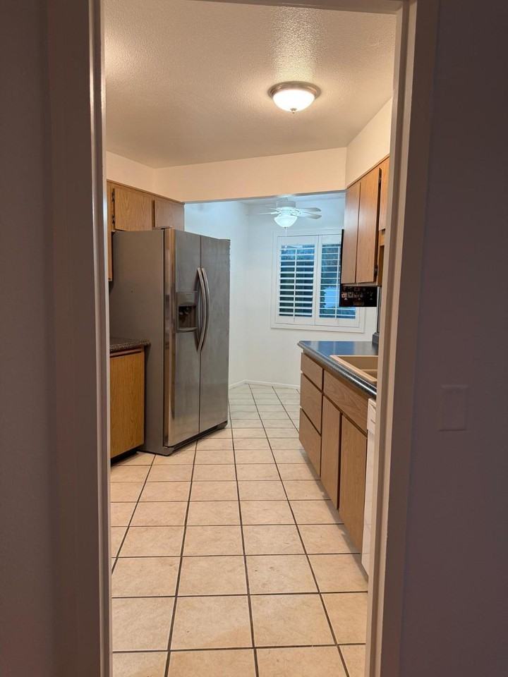 16653 N 103rd Ave - Photo 6 of 27