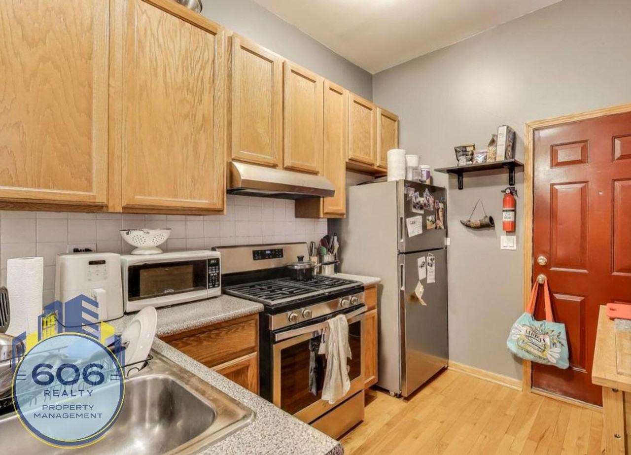West Town Apartments! - Photo 3 of 11
