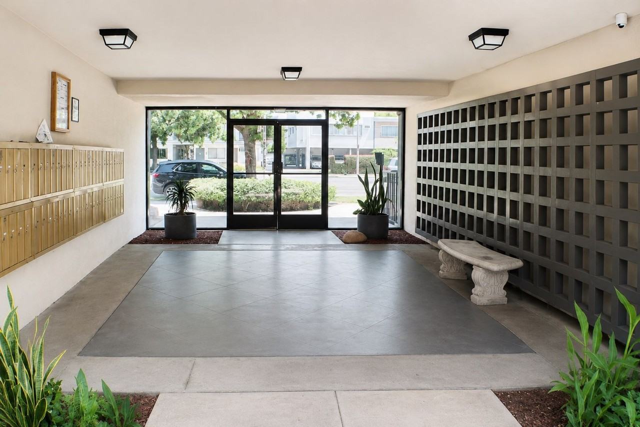 15120 Victory, LLC - Photo 2 of 31