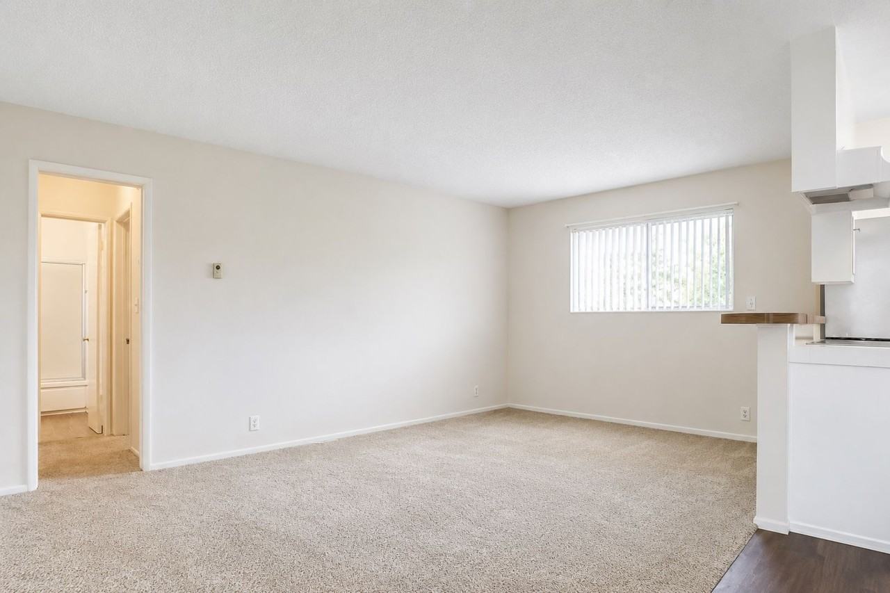 15120 Victory, LLC - Photo 3 of 31