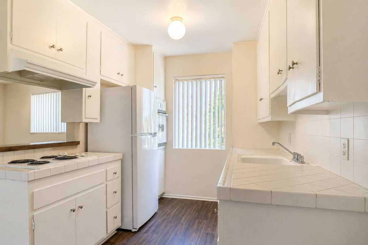 15120 Victory, LLC - Photo 7 of 31