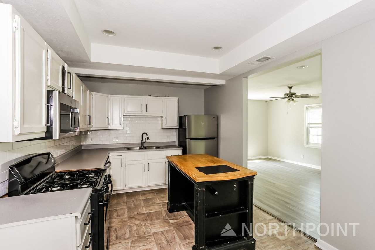 517 Burgett St - Photo 4 of 16