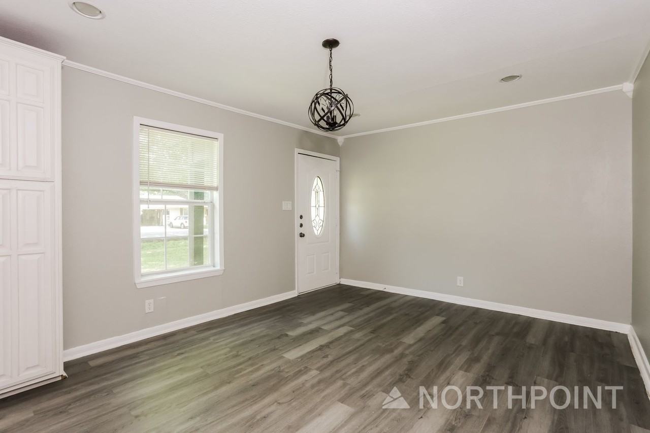 517 Burgett St - Photo 6 of 16