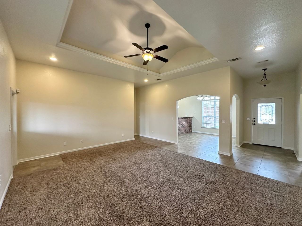 6710 Alvin Dr - Photo 4 of 43