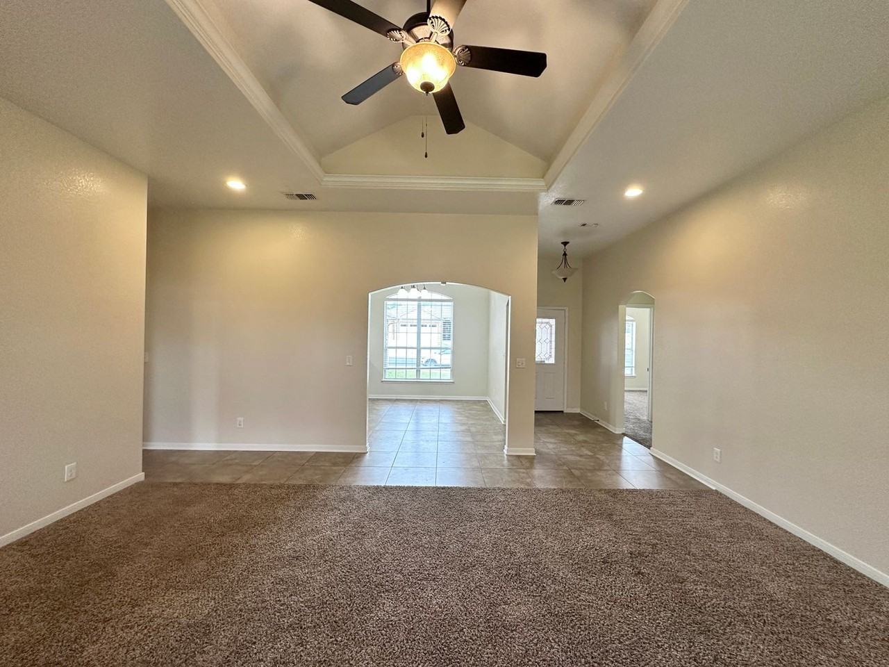 6710 Alvin Dr - Photo 5 of 43
