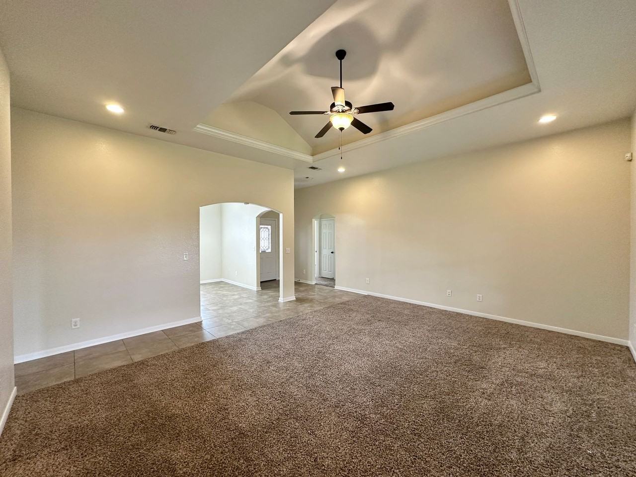 6710 Alvin Dr - Photo 6 of 43