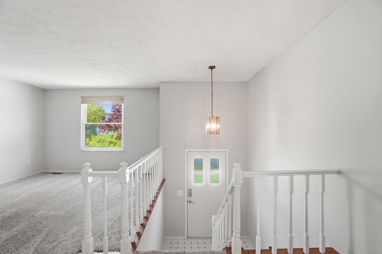 5454 Brook Point Rd - Photo 4 of 28