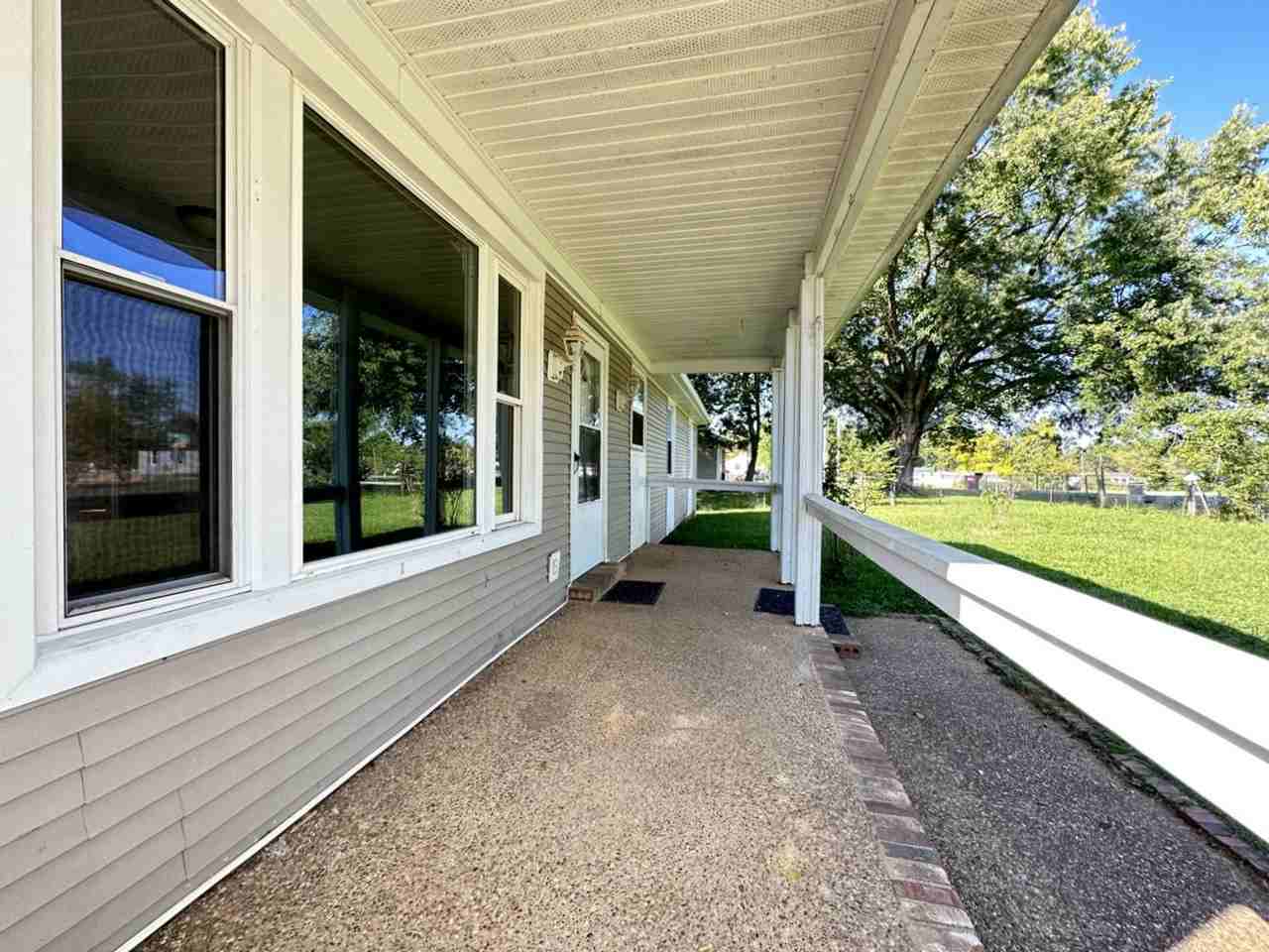 496 Louisiana Ave - Photo 2 of 50