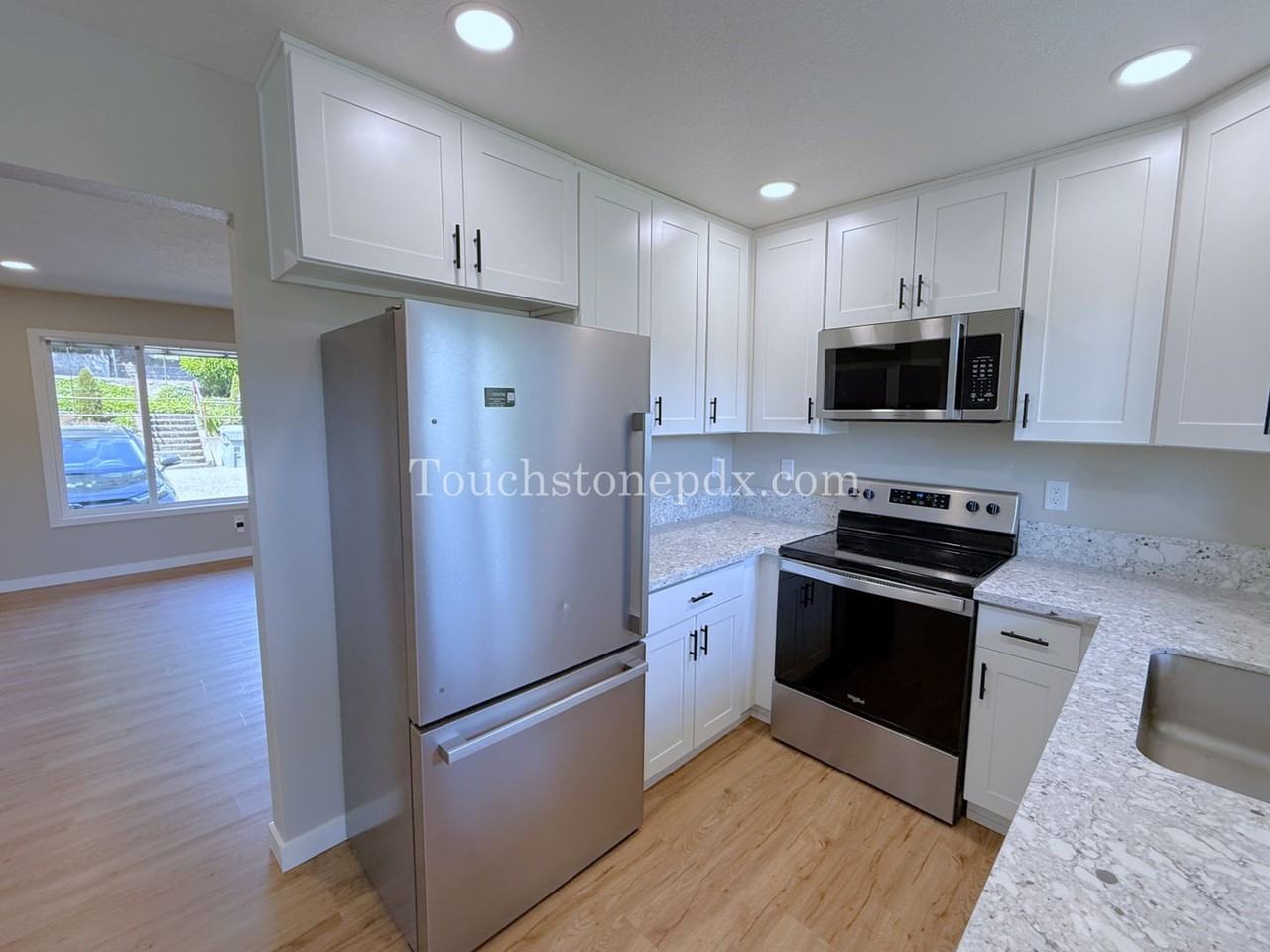 2289 5th Ave - Photo 2 of 27