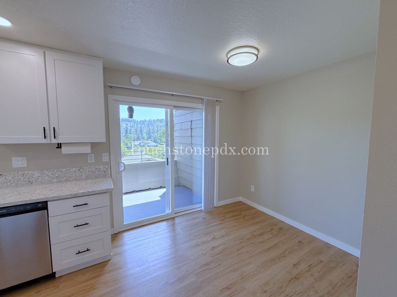 2289 5th Ave - Photo 7 of 27