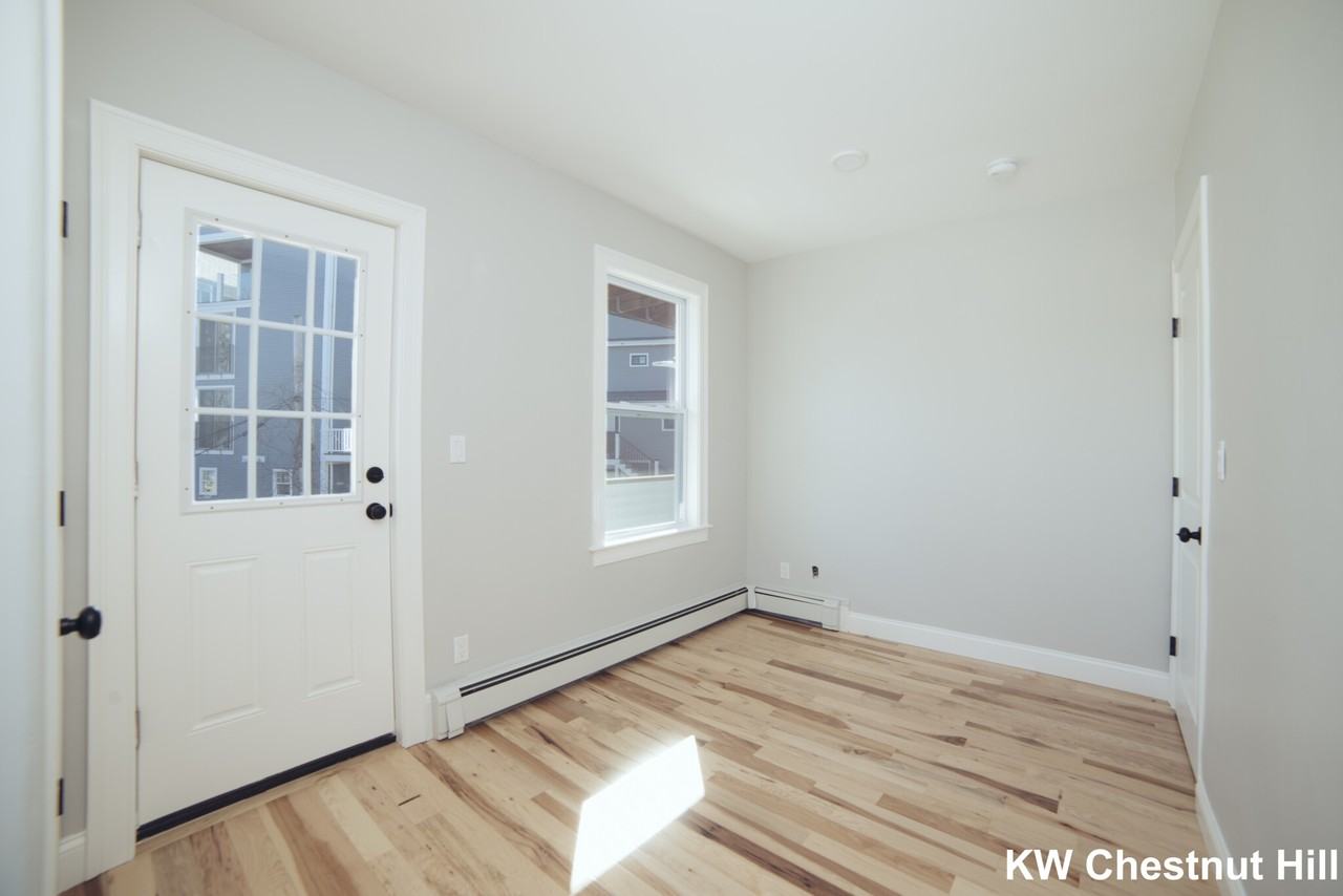 Duffley Ct #3 - Photo 3 of 34