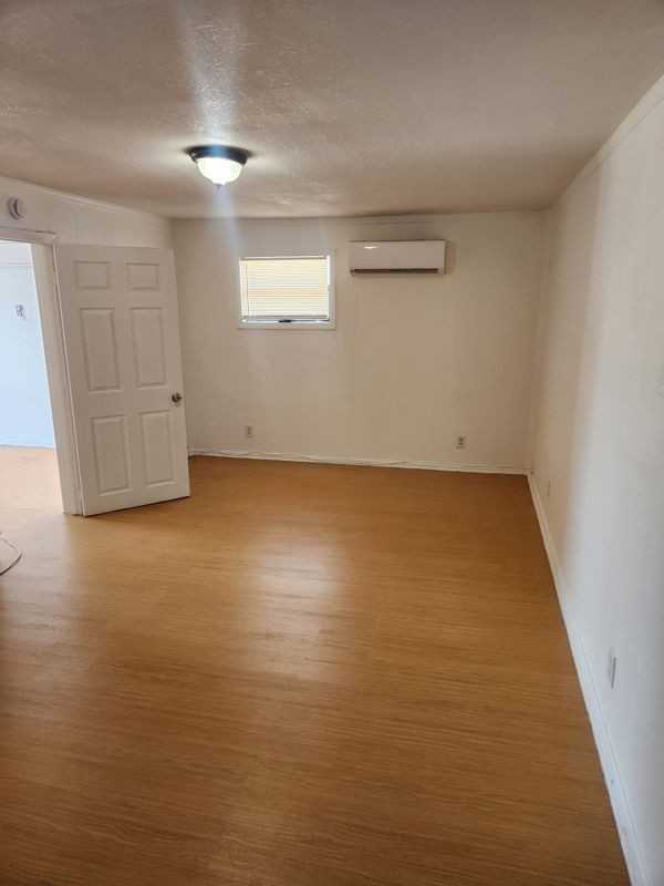 610 Ne 35th St ##3 - Photo 4 of 7