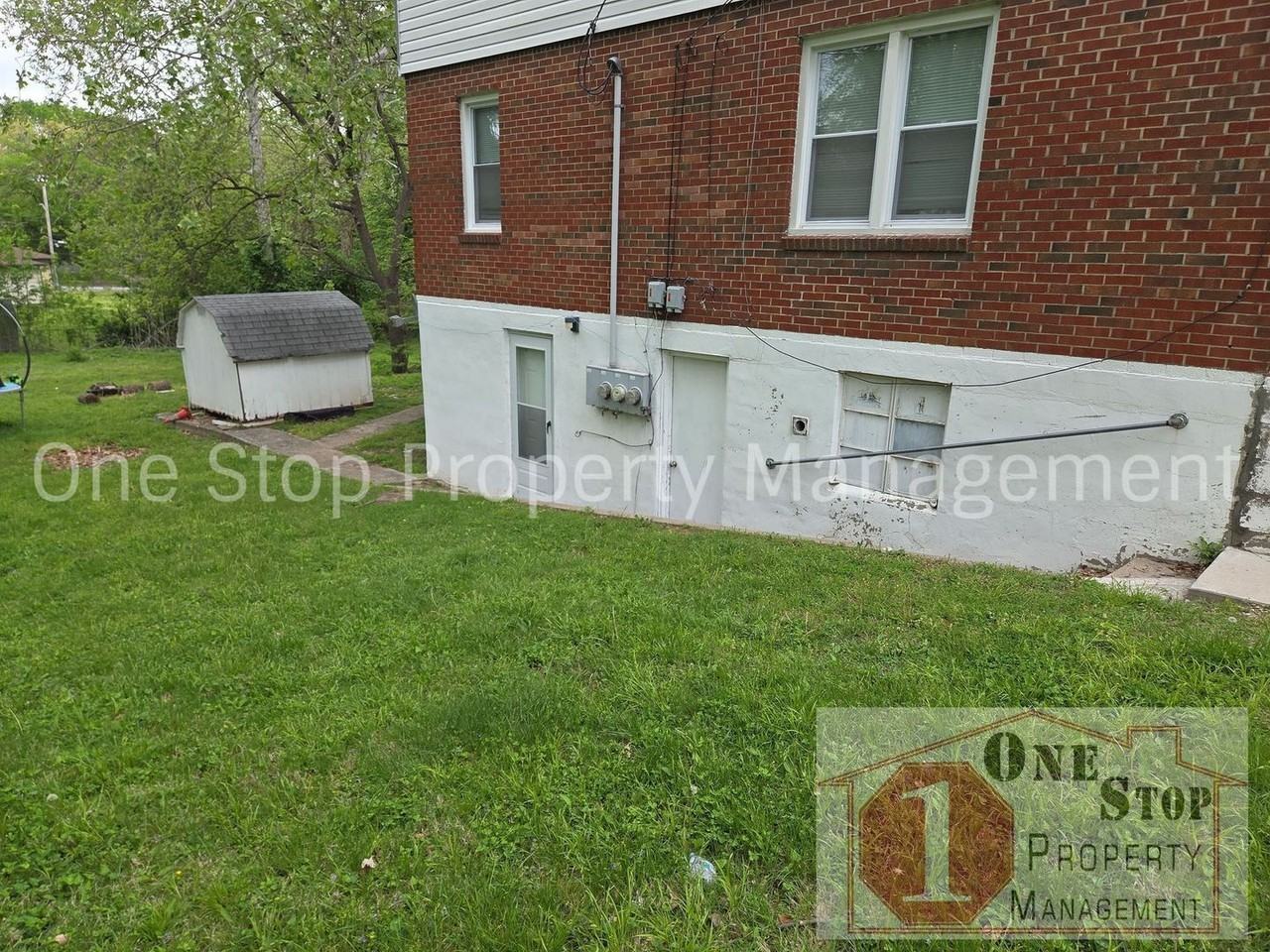 1312 1/2 N Main St - Photo 3 of 10