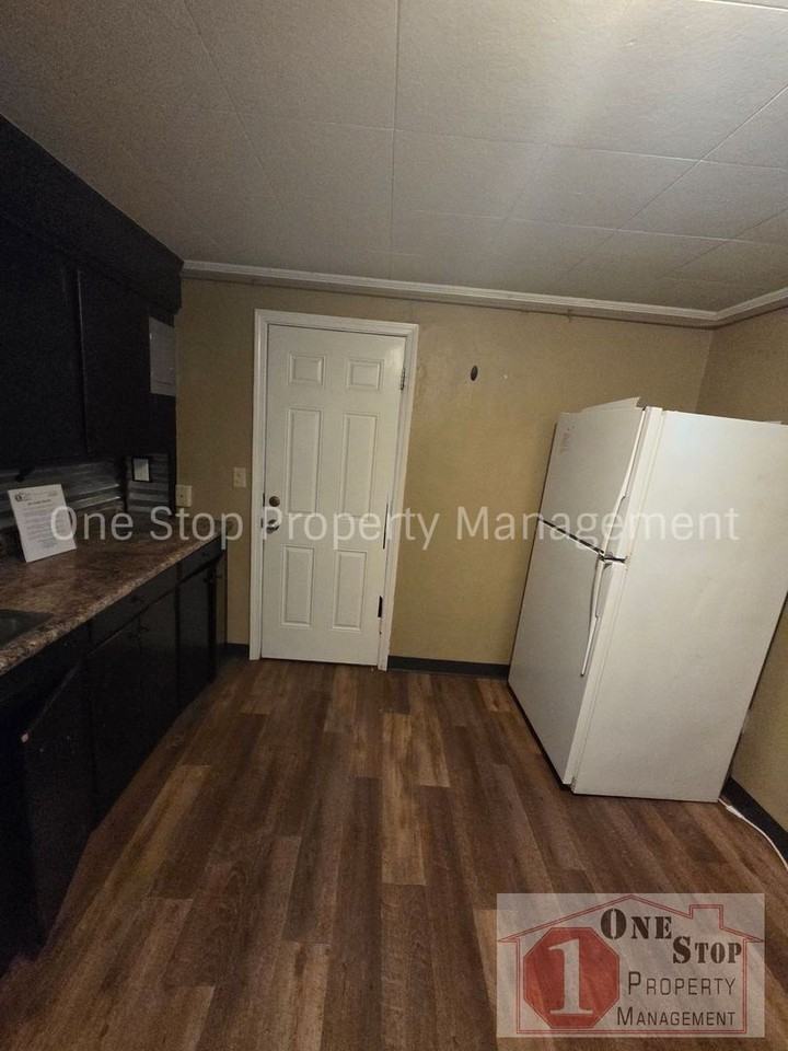 1312 1/2 N Main St - Photo 5 of 10