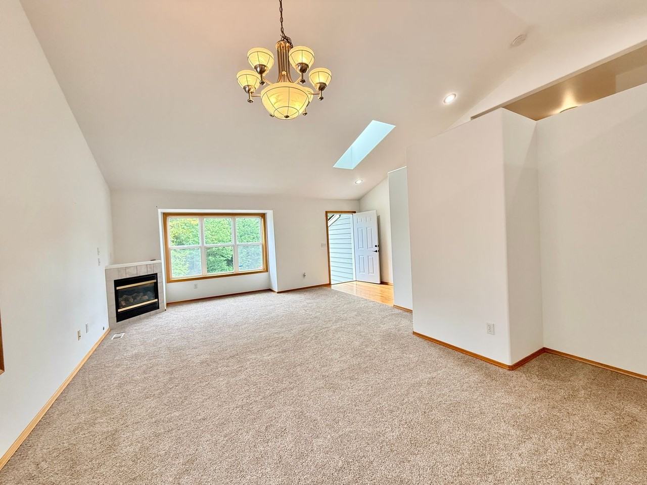 5404 Narbeck Ave - Photo 6 of 32