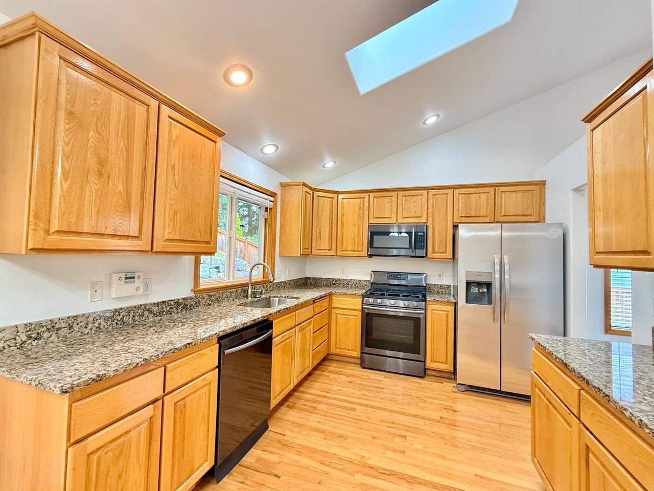 5404 Narbeck Ave - Photo 7 of 32