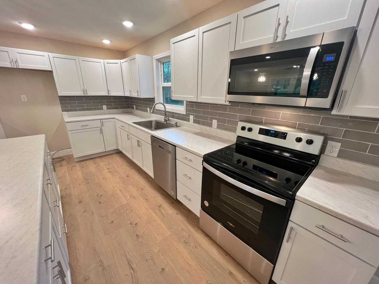 601 Parkade Blvd - Photo 7 of 21