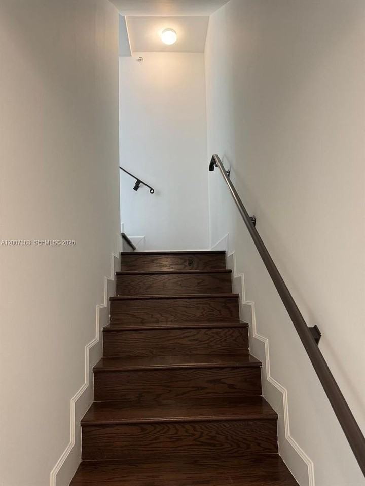 18421 Ne 27th Ct #0 - Photo 6 of 11