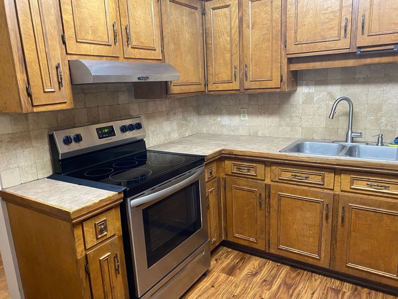 110 Riverdale Dr - Photo 6 of 18