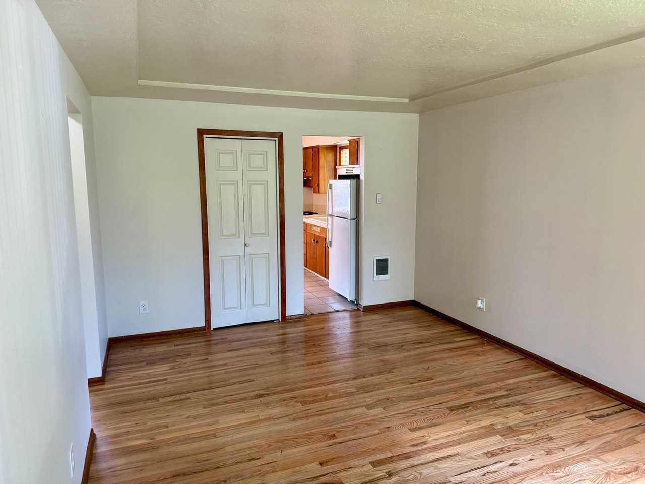 7123 N Maryland Ave - Photo 4 of 13