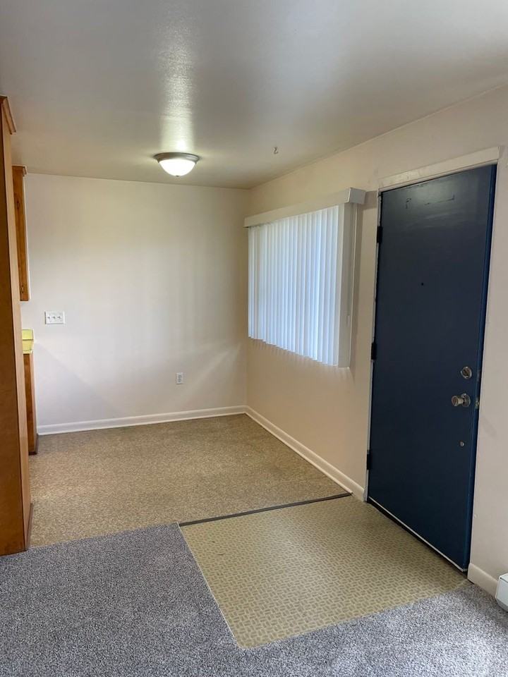 5127COLBYAVE - Photo 6 of 30