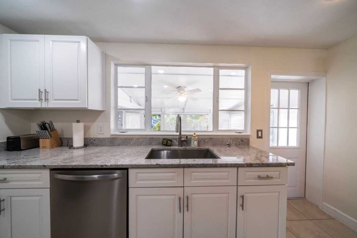 4464 E Riverside Dr - Photo 2 of 27