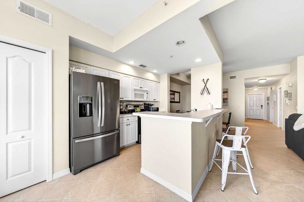 16635 Lake Circle Dr ##613 - Photo 3 of 37