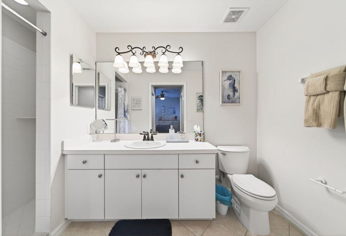16635 Lake Circle Dr ##613 - Photo 6 of 37