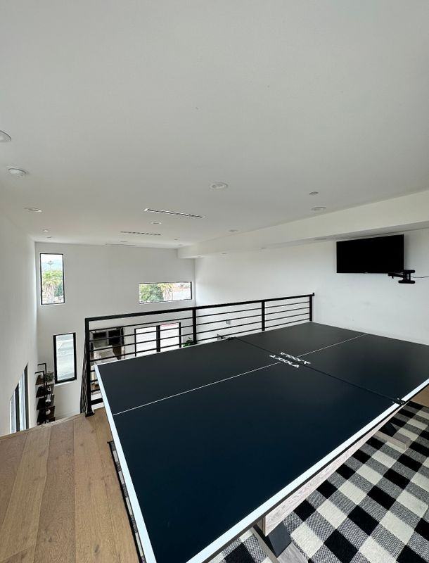 11326 Victory Blvd - Photo 2 of 7