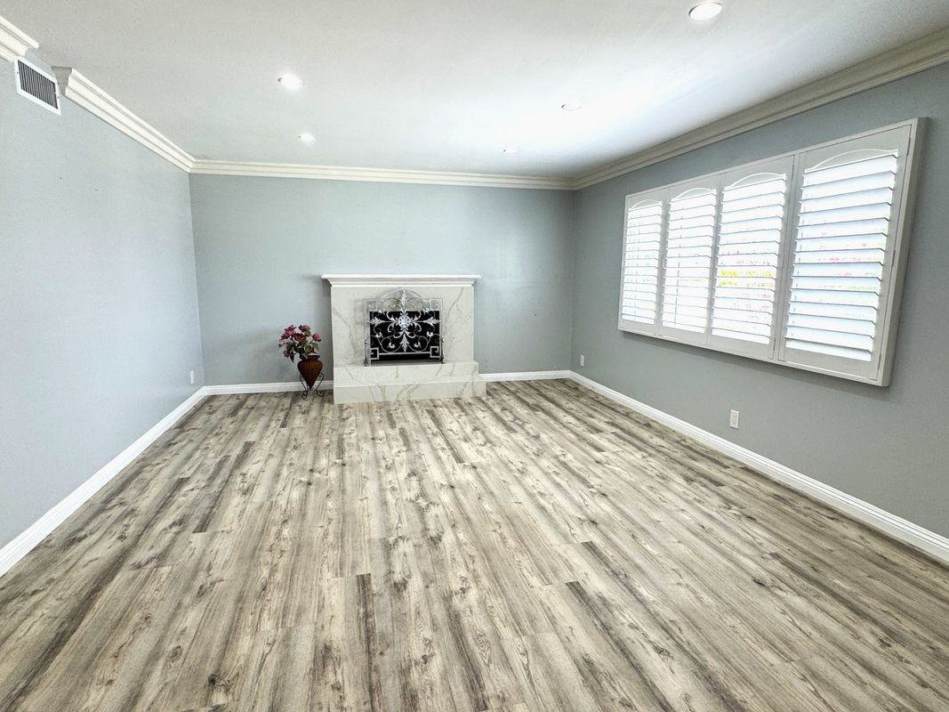 17442 Jefferson Ln - Photo 3 of 25