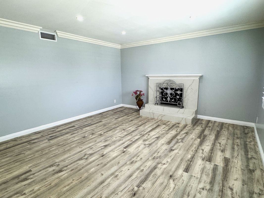 17442 Jefferson Ln - Photo 4 of 25