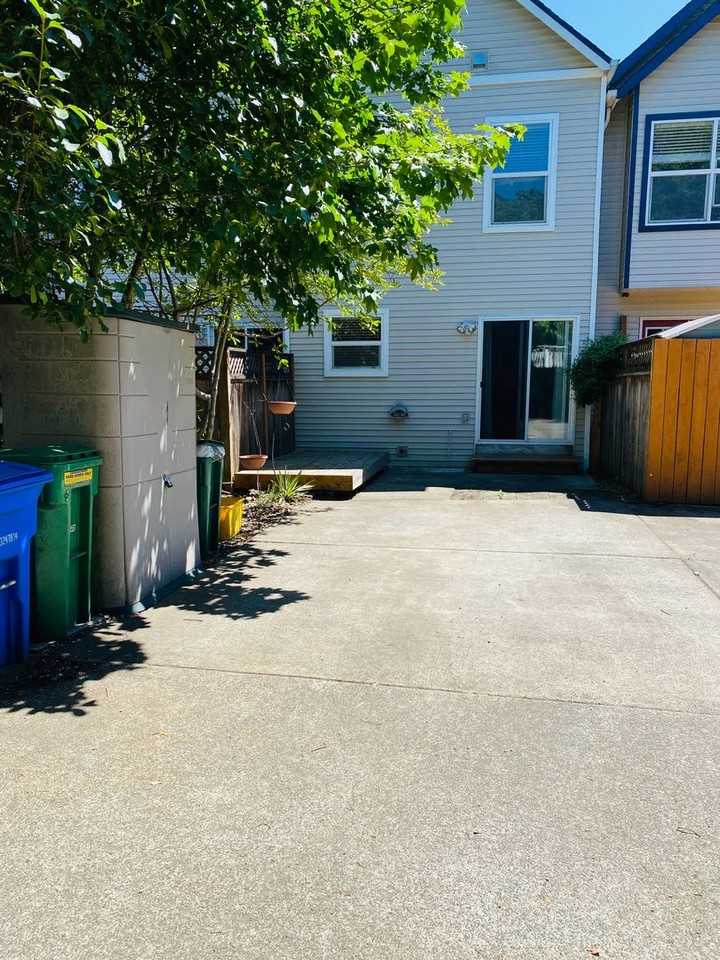 1123 Ne Emerson St - Photo 3 of 14